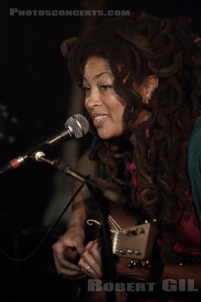 VALERIE JUNE - 2012-11-12 - PARIS - La Maroquinerie - 